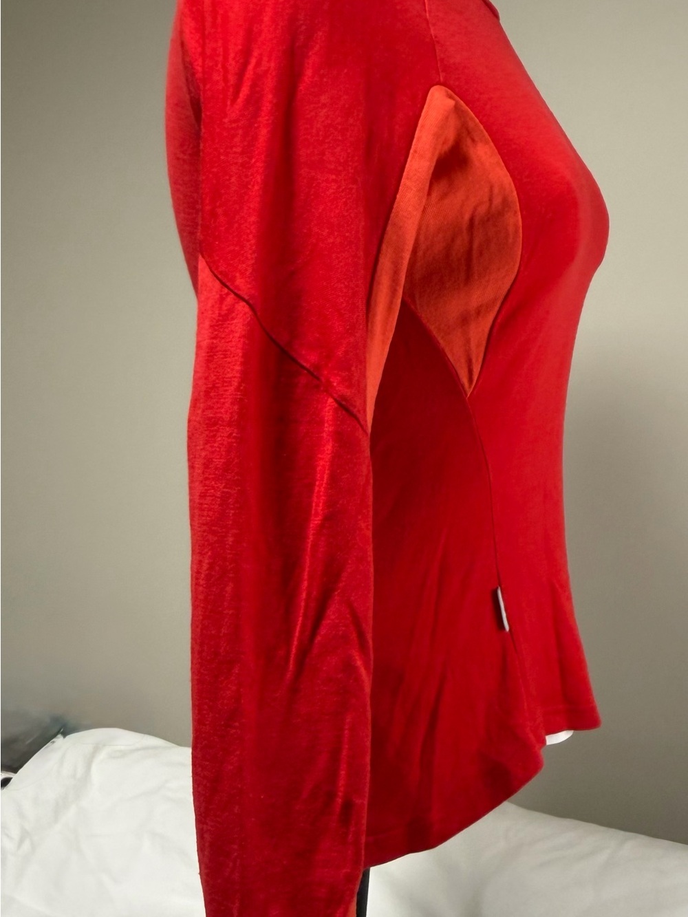Women’s Icebreaker Red Long-Sleeve Crew Performance Top - Picture 4 of 5